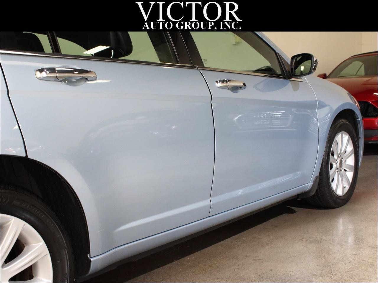 Used 2013 Chrysler 200 Limited FWD image 13