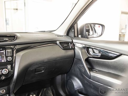 Used 2021 Nissan Rogue Sport SV image 39