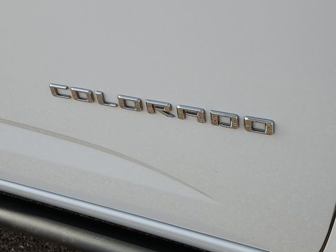 Used 2022 Chevrolet Colorado ZR2 w/ ZR2 Dusk Special Edition image 8