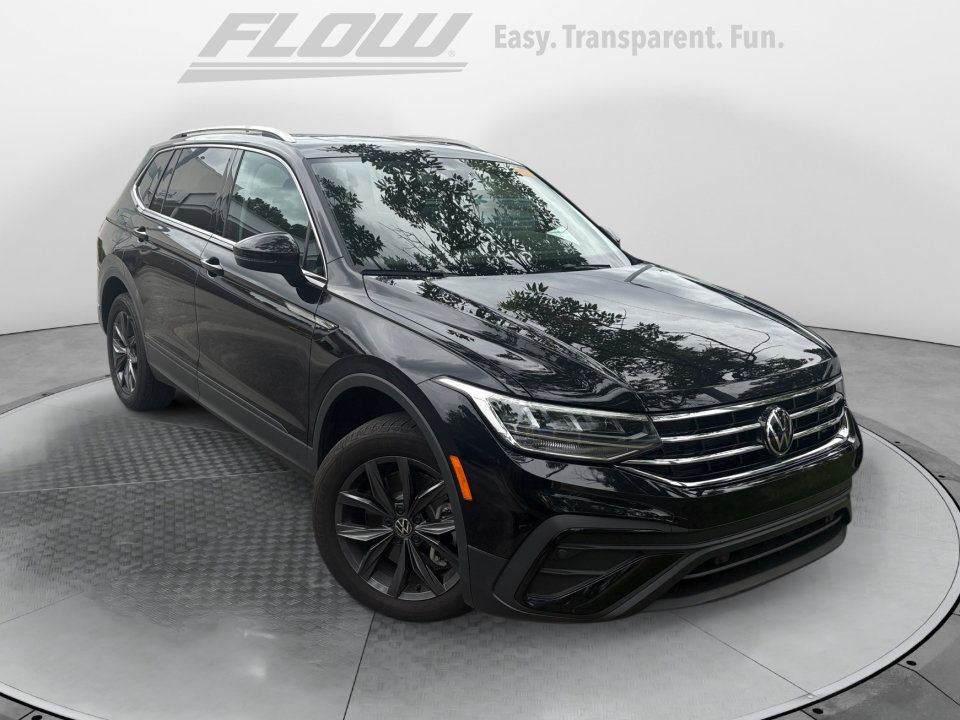 Certified 2023 Volkswagen Tiguan SE w/ Panoramic Sunroof Package FWD image 1