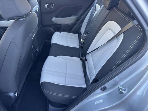 Used 2025 Hyundai Venue SEL image 20