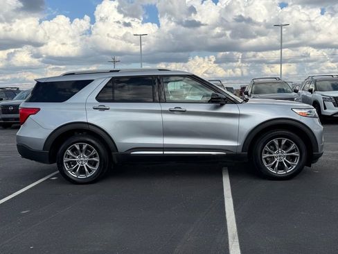 Used 2022 Ford Explorer Limited w/ Equipment Group 301A image 4