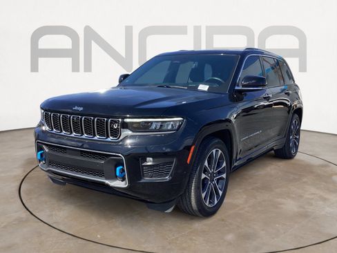 Used 2023 Jeep Grand Cherokee Overland w/ Advanced Protech Group III image 9