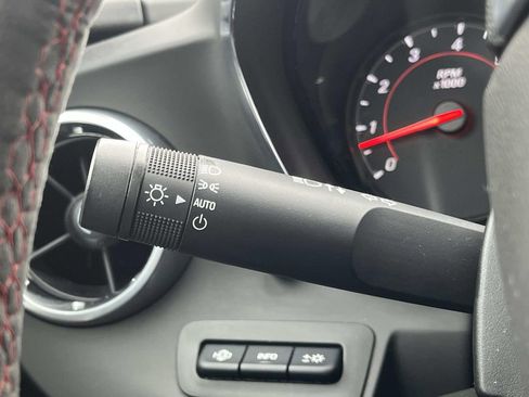 Used 2019 Chevrolet Camaro ZL1 image 28