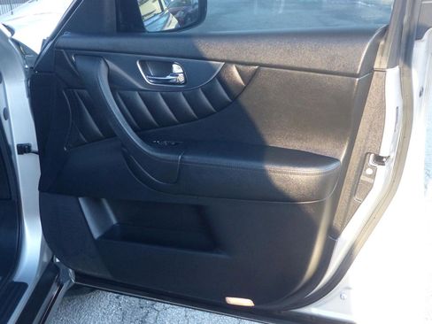 Used 2011 INFINITI FX35 AWD w/ Premium Pkg image 13