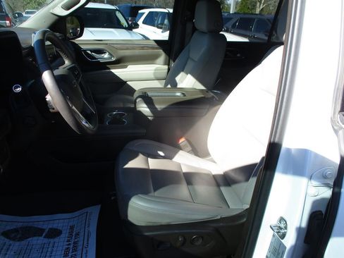 Used 2022 Chevrolet Tahoe Z71 w/ Luxury Package image 11