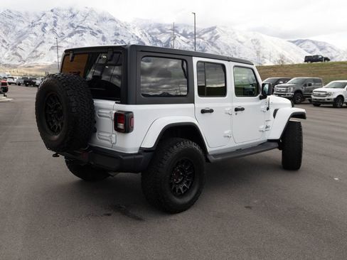 Used 2019 Jeep Wrangler Unlimited Sahara image 5