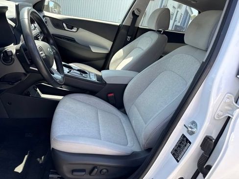 Used 2023 Hyundai Kona SEL FWD image 9