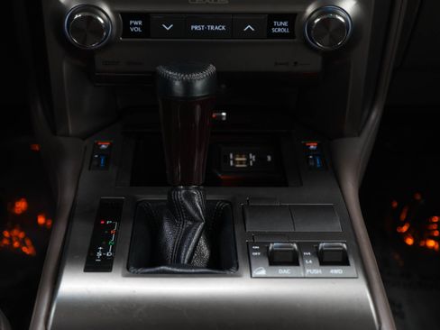 Used 2018 Lexus GX 460 Premium w/ Premium Package AWD/4WD image 21