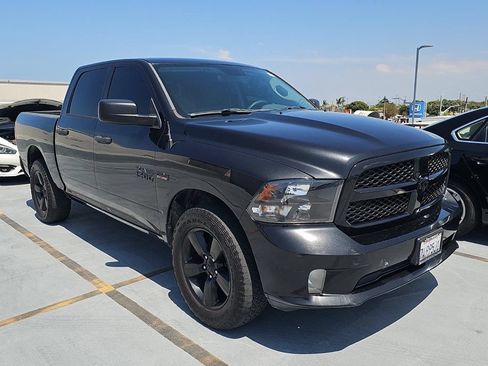 Used 2017 RAM 1500 Express w/ Black Ram 1500 Express Group AWD/4WD image 3