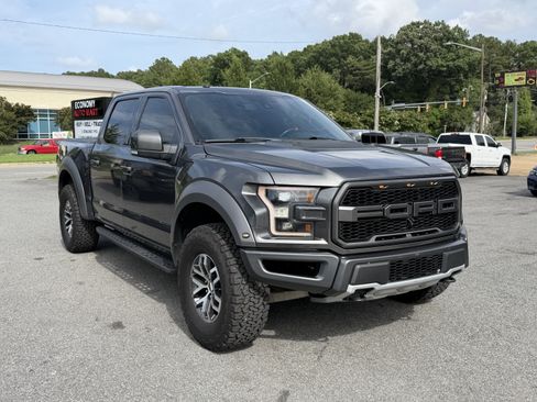 Used 2017 Ford F150 Raptor w/ Equipment Group 802A Luxury AWD/4WD image 3