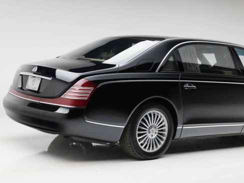 Used 2012 Maybach 62 RWD image 26