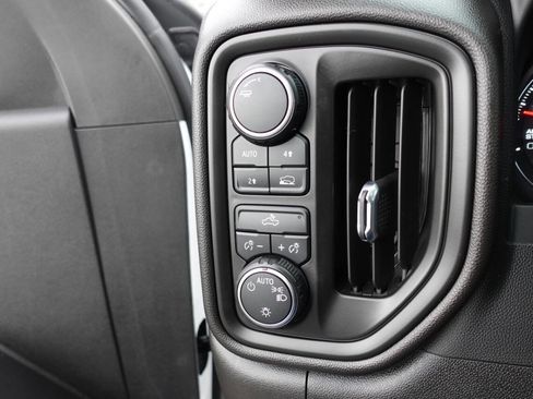 Used 2023 Chevrolet Silverado 1500 Custom image 51