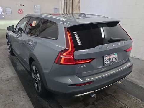 Used 2024 Volvo V60 B5 Cross Country Plus AWD/4WD image 2