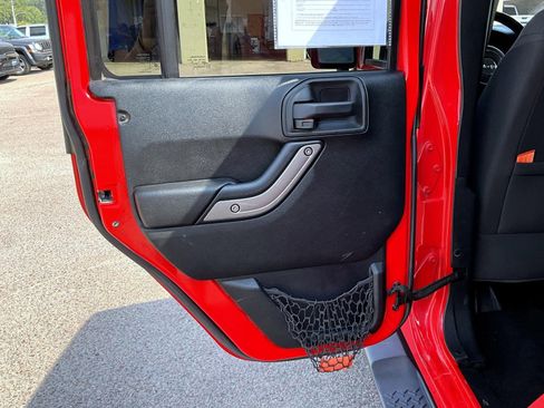 Used 2015 Jeep Wrangler Unlimited Sport w/ Quick Order Package 24S image 21