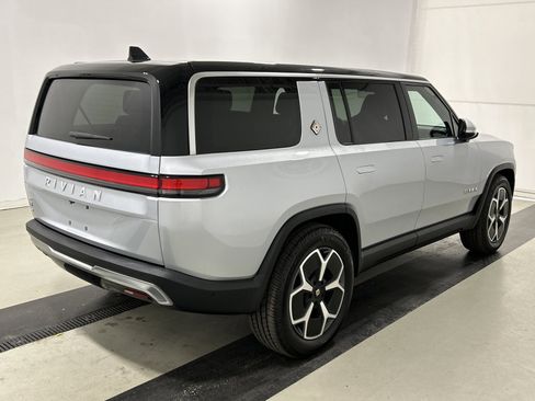 Used 2024 Rivian R1S Adventure AWD/4WD image 5