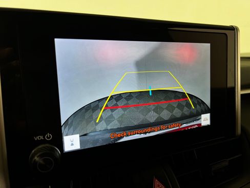 Used 2025 Toyota RAV4 XLE AWD/4WD image 19