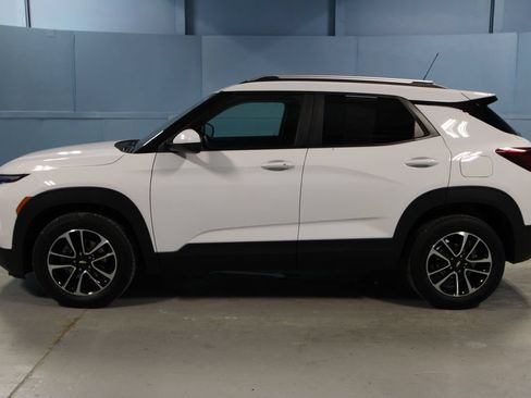 Used 2024 Chevrolet TrailBlazer LT w/ LT Cold Weather Package FWD image 25