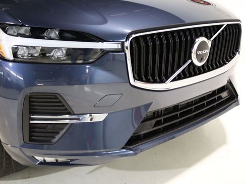 Used 2022 Volvo XC60 B5 Momentum w/ Advanced Package AWD/4WD image 24