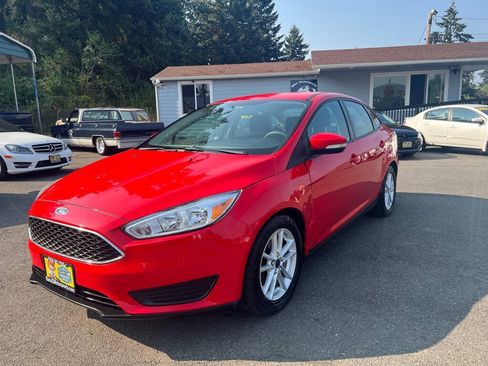 Used 2015 Ford Focus SE FWD image 16