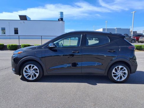 Used 2023 Chevrolet Bolt EUV LT image 6