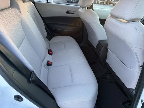 Certified 2023 Toyota Corolla Cross LE image 10