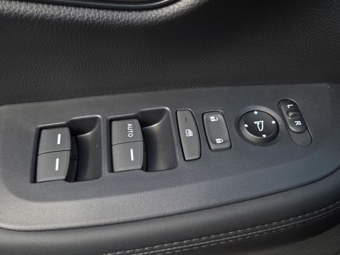 New 2026 Honda HR-V LX image 32