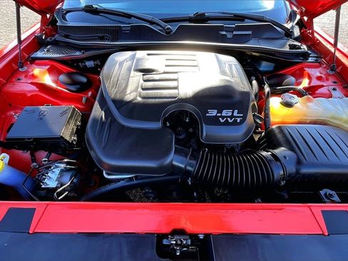 Used 2018 Dodge Challenger SXT w/ Sound Group image 26