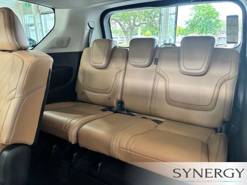 Certified 2026 INFINITI QX80 Luxe w/ Cargo Package AWD/4WD image 25