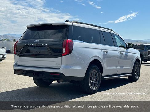 Used 2025 Ford Expedition Max Active AWD/4WD image 6