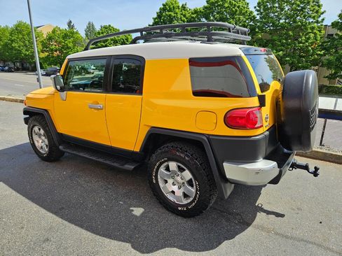 Used 2007 Toyota FJ Cruiser 4WD image 3