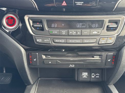 Certified 2022 Honda Pilot Touring image 29
