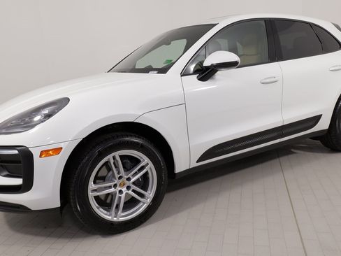 Used 2025 Porsche Macan image 4