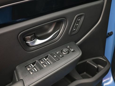 Used 2025 Honda Pilot TrailSport image 17