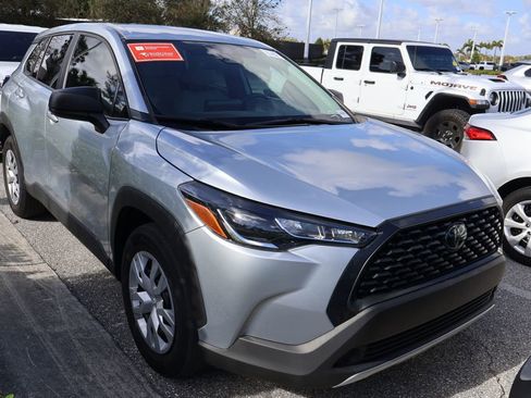 Used 2023 Toyota Corolla Cross L image 5