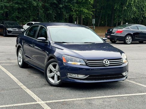 Used 2015 Volkswagen Passat 1.8T Limited Edition FWD image 4
