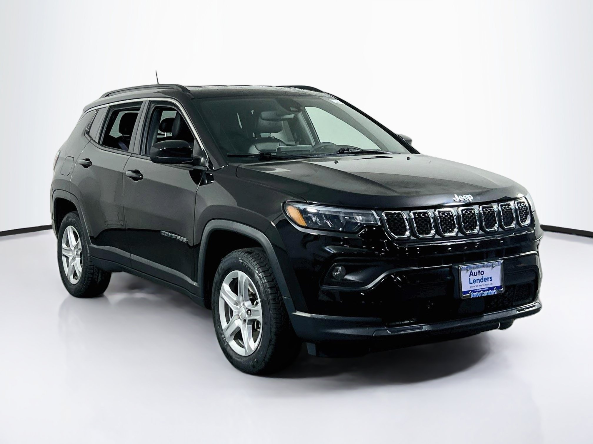 Used 2023 Jeep Compass Latitude AWD/4WD image 3
