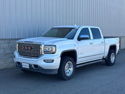 Used 2016 GMC Sierra 1500 Denali w/ Enhanced Driver Alert Package AWD/4WD image 7