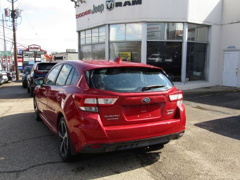 Used 2018 Subaru Impreza 2.0i Sport image 9