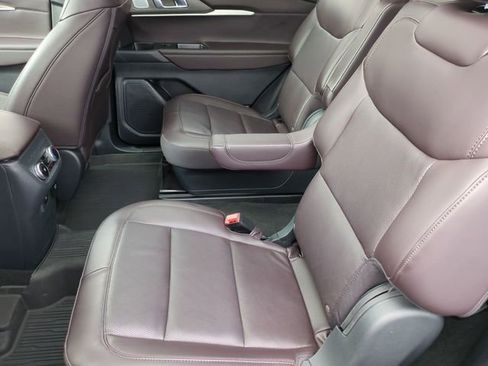 Used 2025 Ford Explorer Platinum RWD image 23