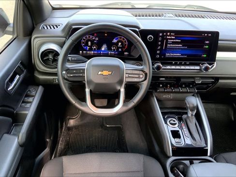 Used 2024 Chevrolet Colorado LT w/ LT Convenience Package image 5