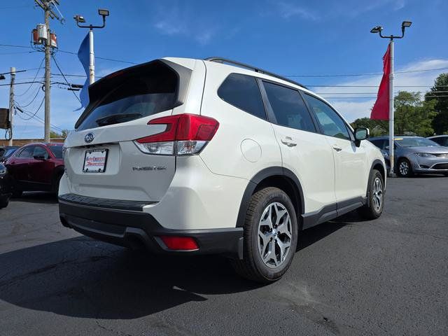 Used 2021 Subaru Forester Premium AWD/4WD image 7