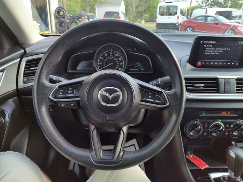 Used 2018 MAZDA MAZDA3 Sport image 32