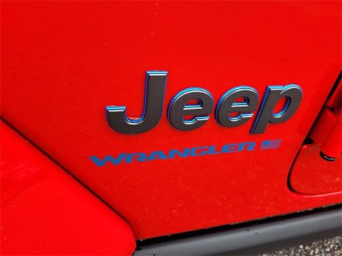 Used 2024 Jeep Wrangler Unlimited Rubicon 4xe image 6
