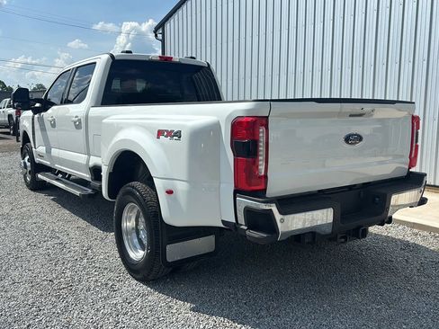 Used 2024 Ford F350 Lariat AWD/4WD image 3