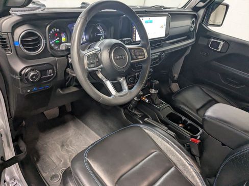 Used 2024 Jeep Wrangler High Altitude AWD/4WD image 12