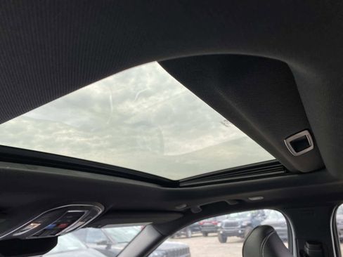 New 2026 Jeep Grand Cherokee Altitude image 7