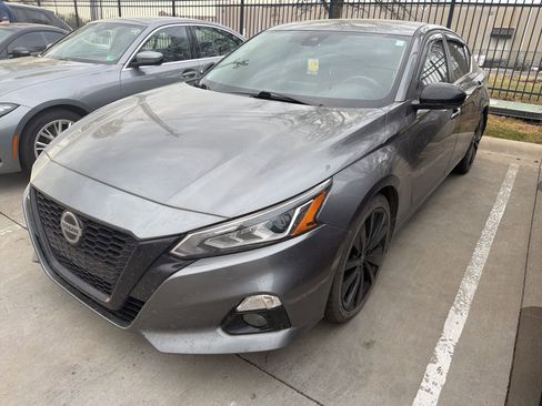 Used 2022 Nissan Altima 2.5 SR w/ Midnight Edition Package image 12