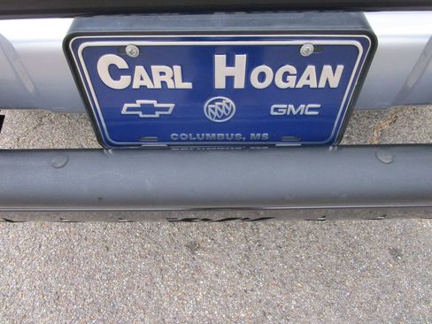 Used 2017 Toyota Tacoma Limited image 18