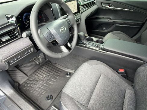 Certified 2025 Toyota Camry LE w/ Convenience Package image 10